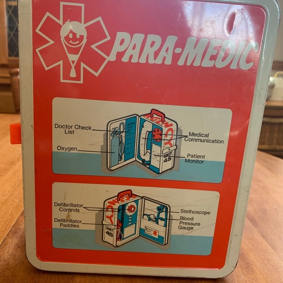 Vintage Ohio Art Unit 45 Para-Medic Toy Kit - Picture 2 of 11